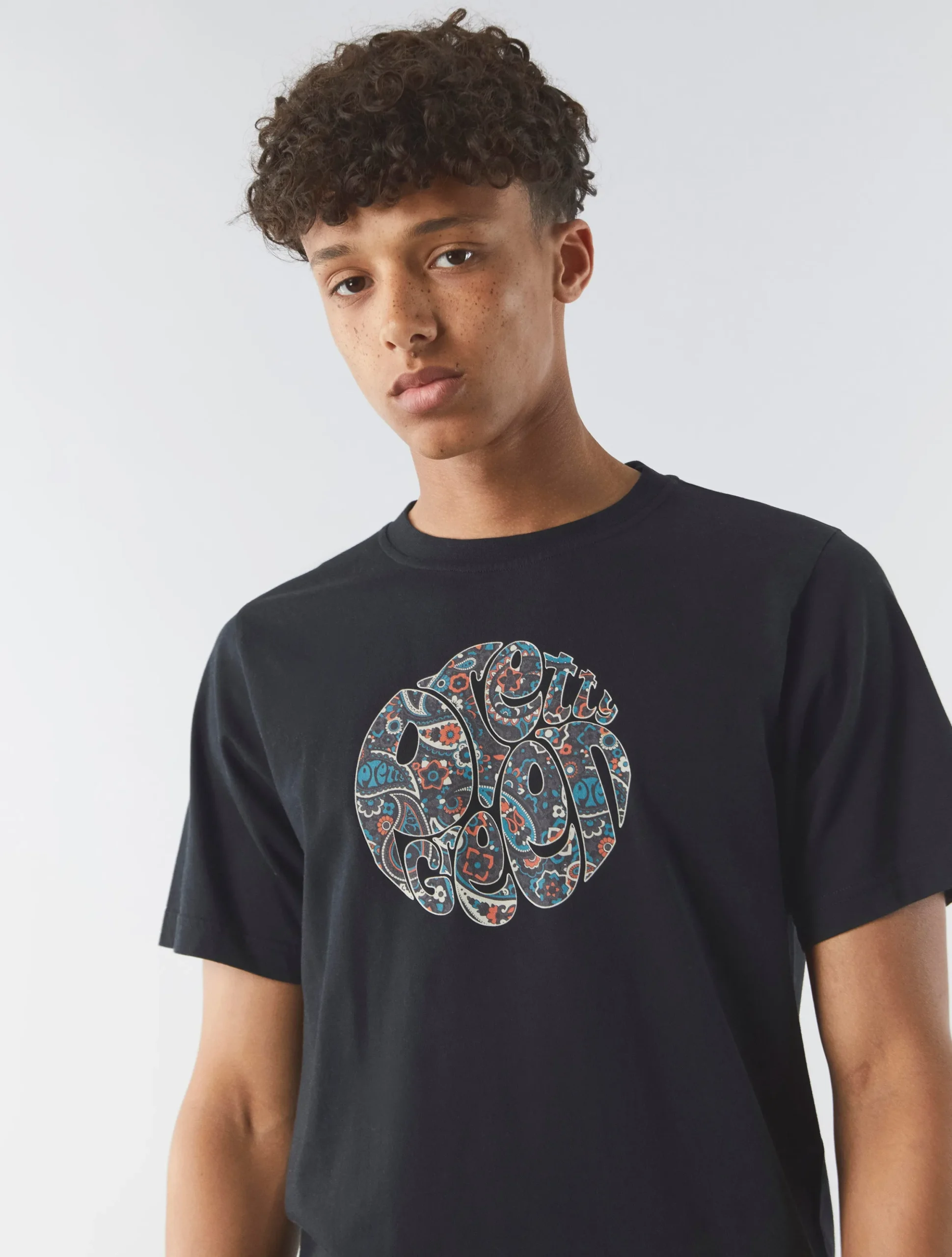 Pretty Green Wonderwall Paisley Logo T-shirt Black Store